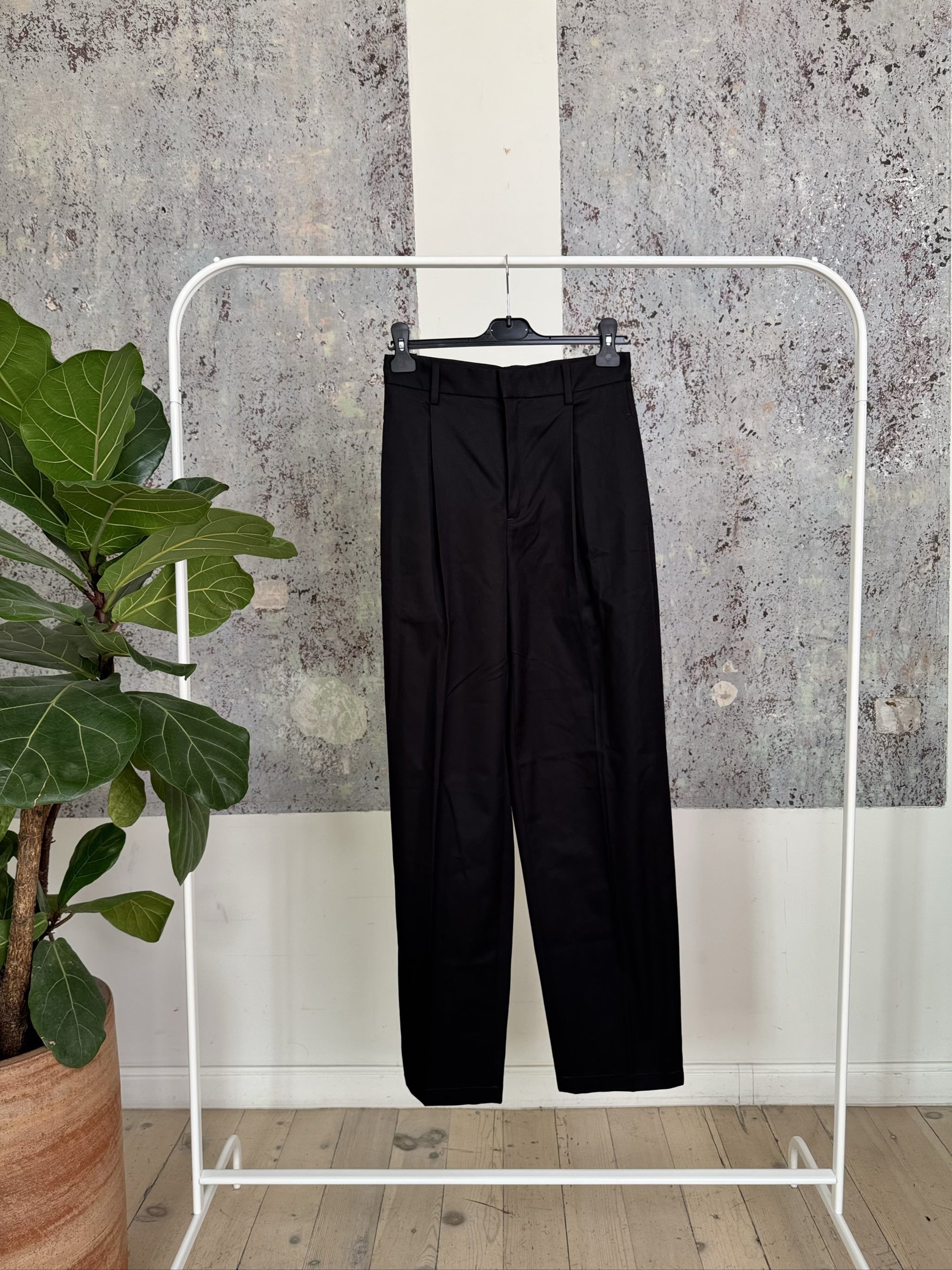 Organic Cotton Tailored Trouser - 10000129 - Black - XS