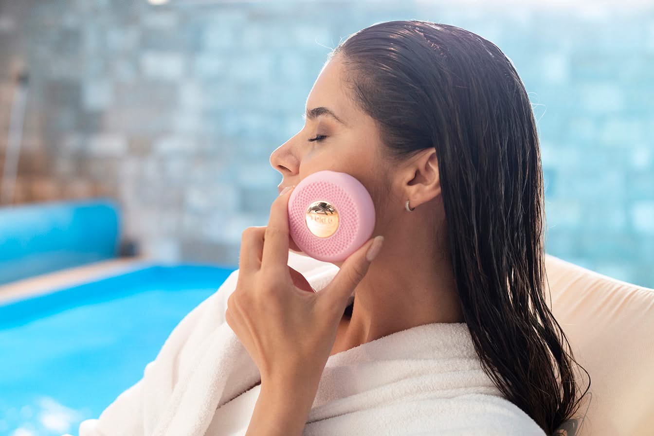 FOREO Ufo Mini Full Facial Led Mask Treatment - Pearl Pink