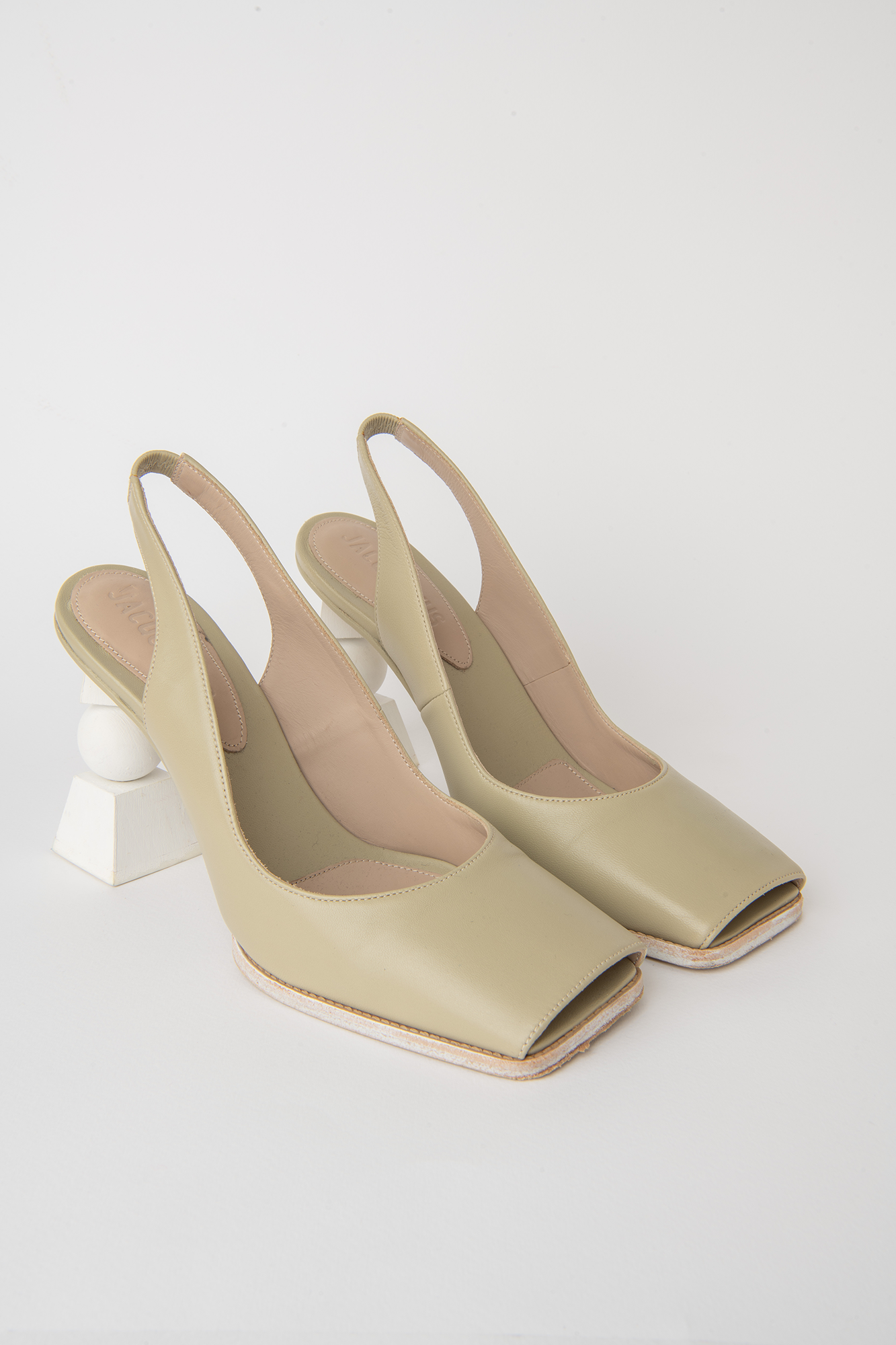 Jacquemus Les Chaussures Valerie Geometric-Heels