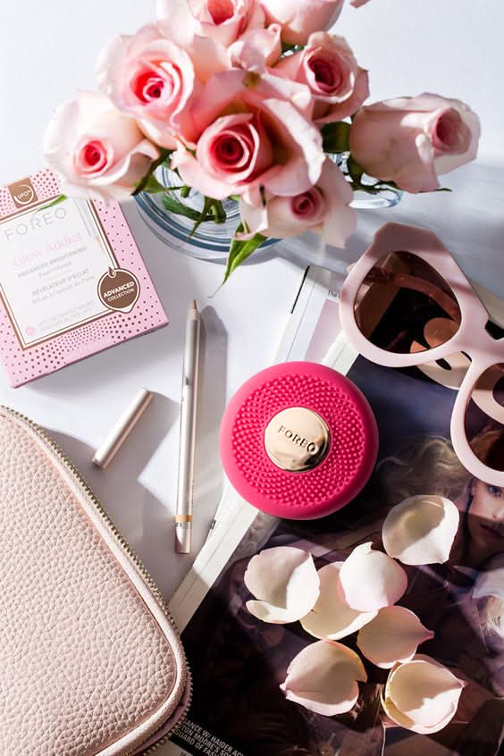 FOREO Ufo Mini Full Facial Led Mask Treatment - in Fuchsia