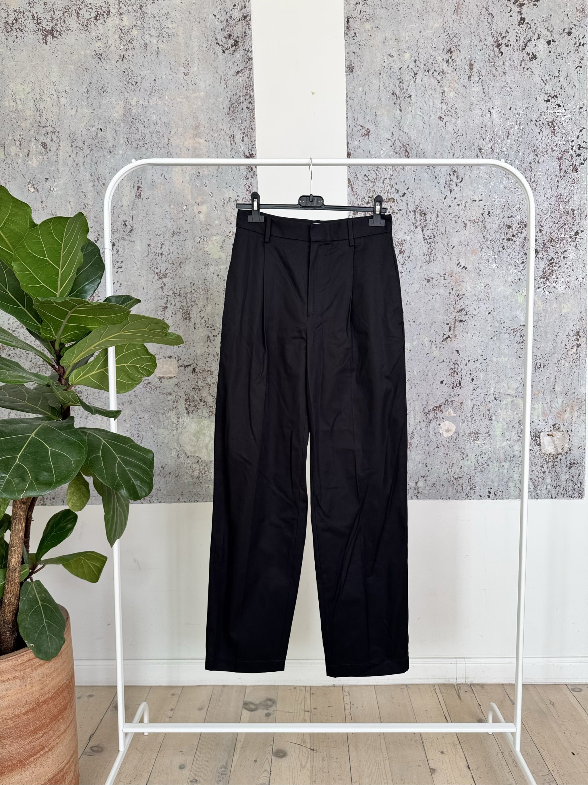 Organic Cotton Tailored Trouser - 10000129 - Black - XS