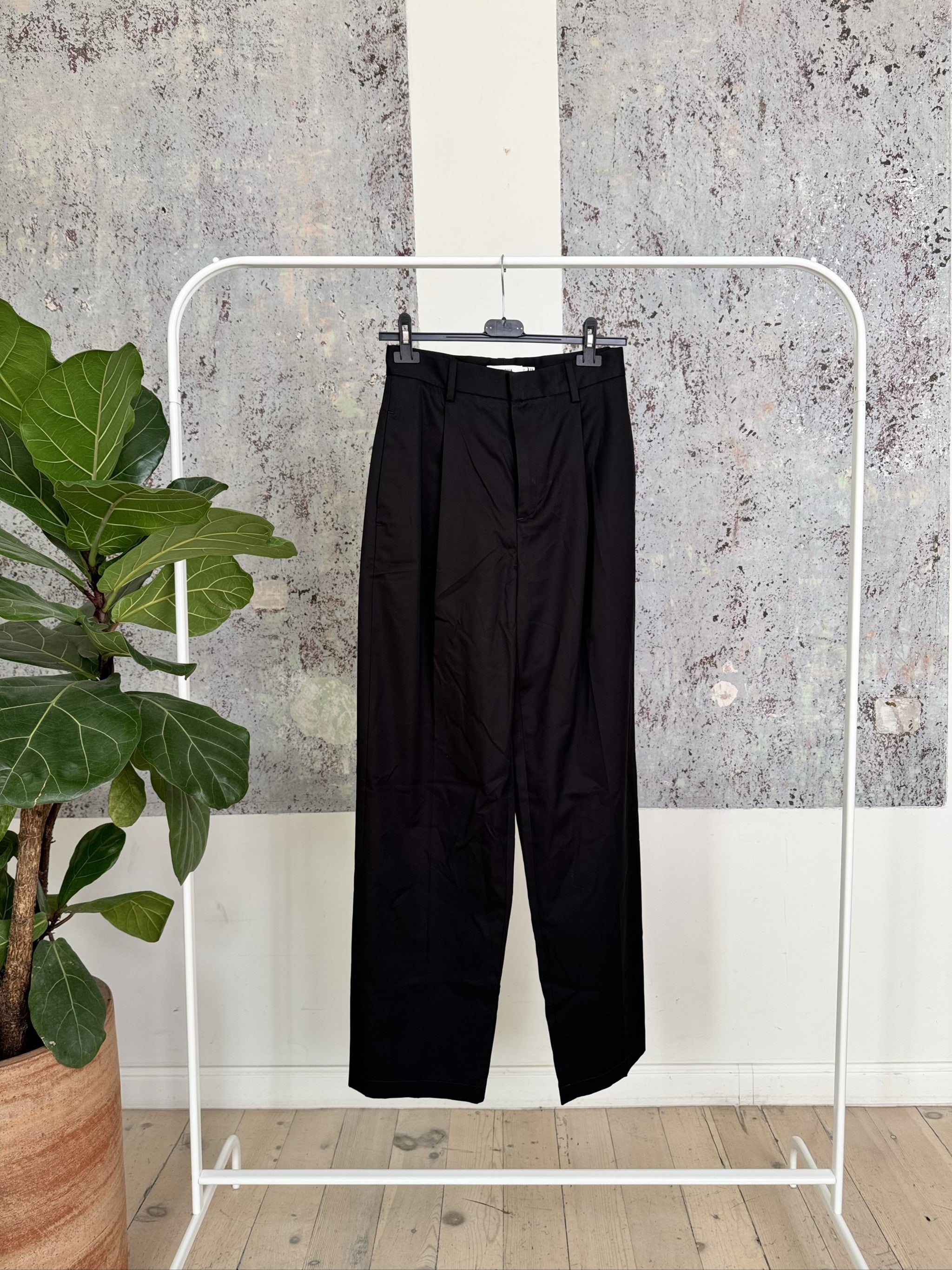 Organic Cotton Tailored Trouser - 10000129 - Black - XS