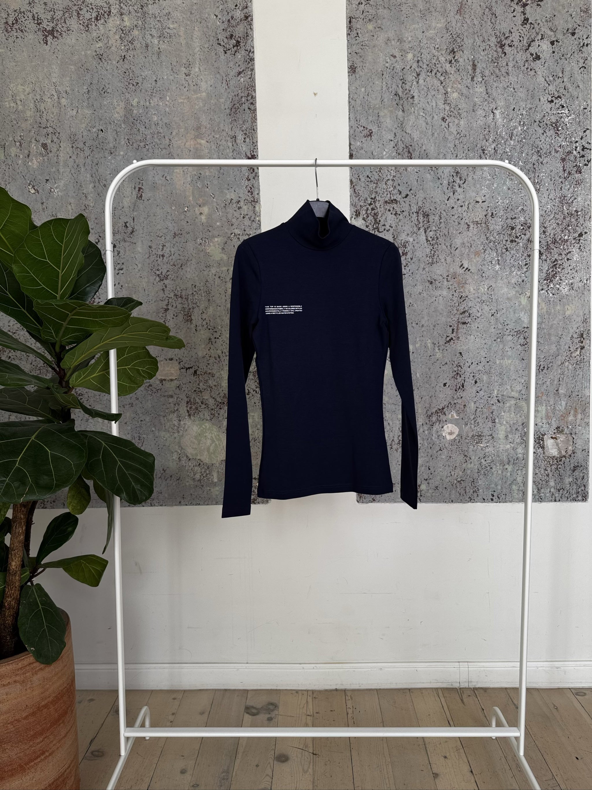 Move Turtleneck - Navy Blue - S