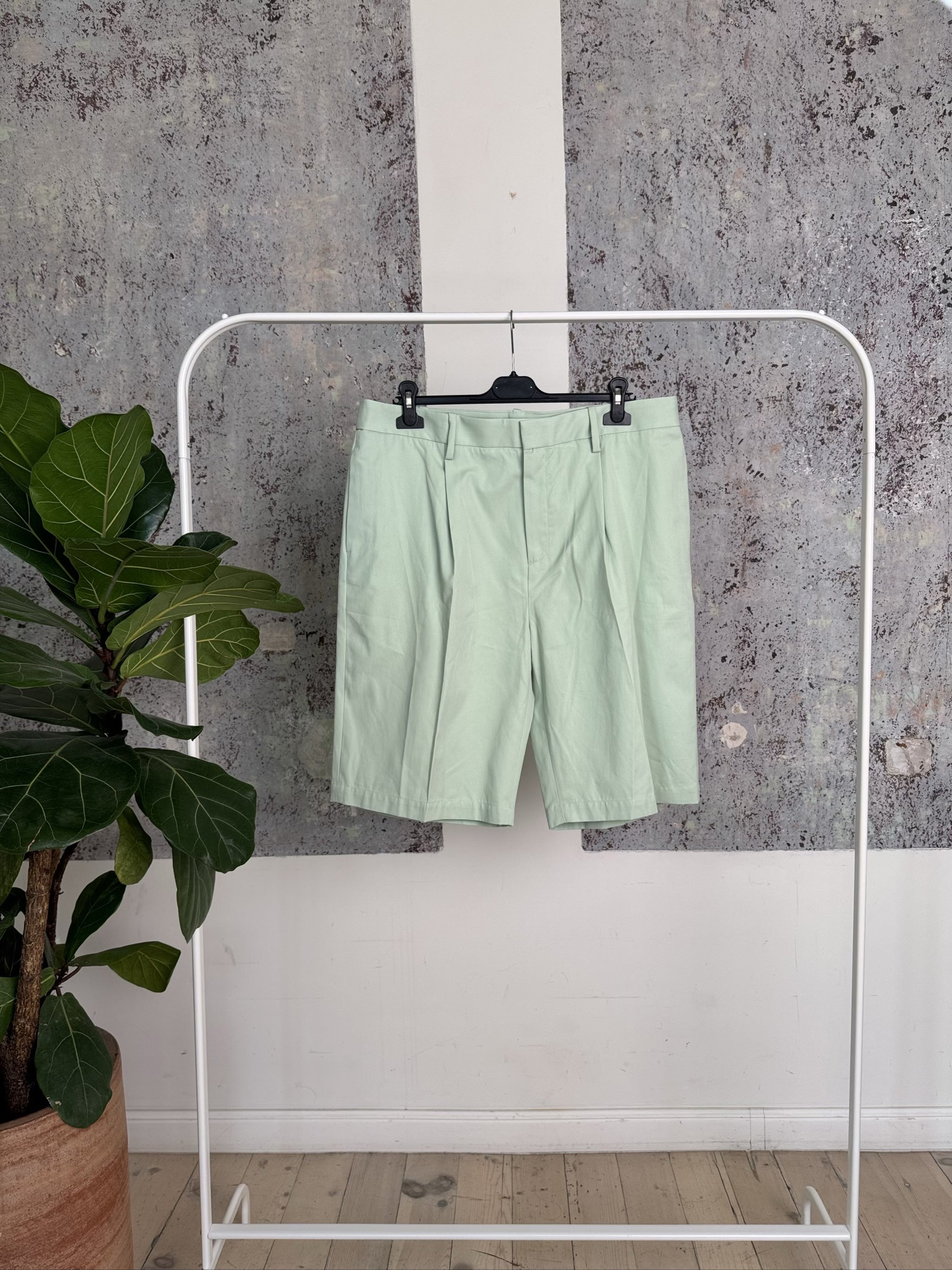 Organic Cotton Tailored Short - 10000265 - Pistachio - XL