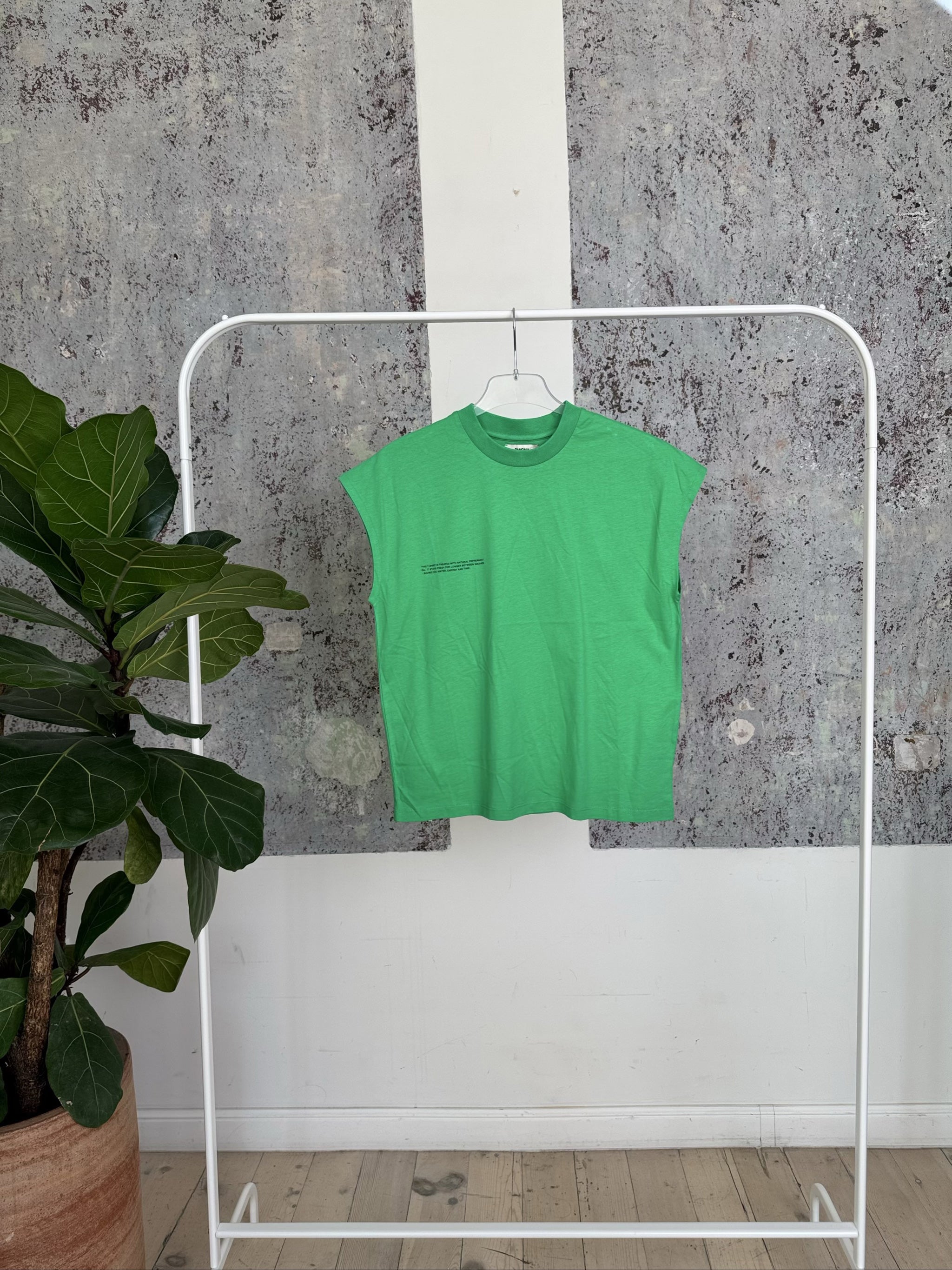 PPRMINT™ organic cotton cropped shoulder t-shirt - Jade Green - XXS