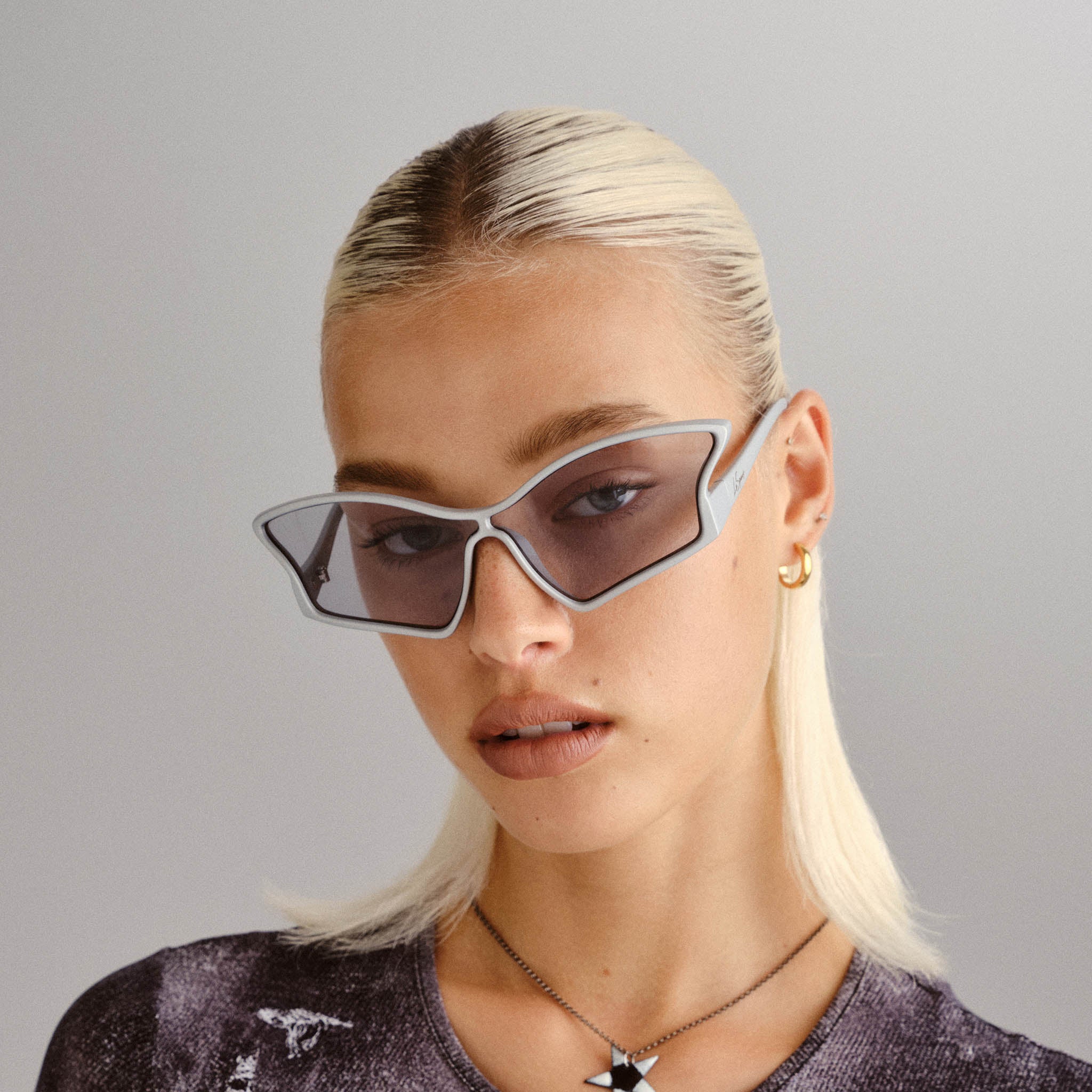 TAILFIN | MATTE SILVER | SMOKEY BLUE TINT | SUNGLASSES