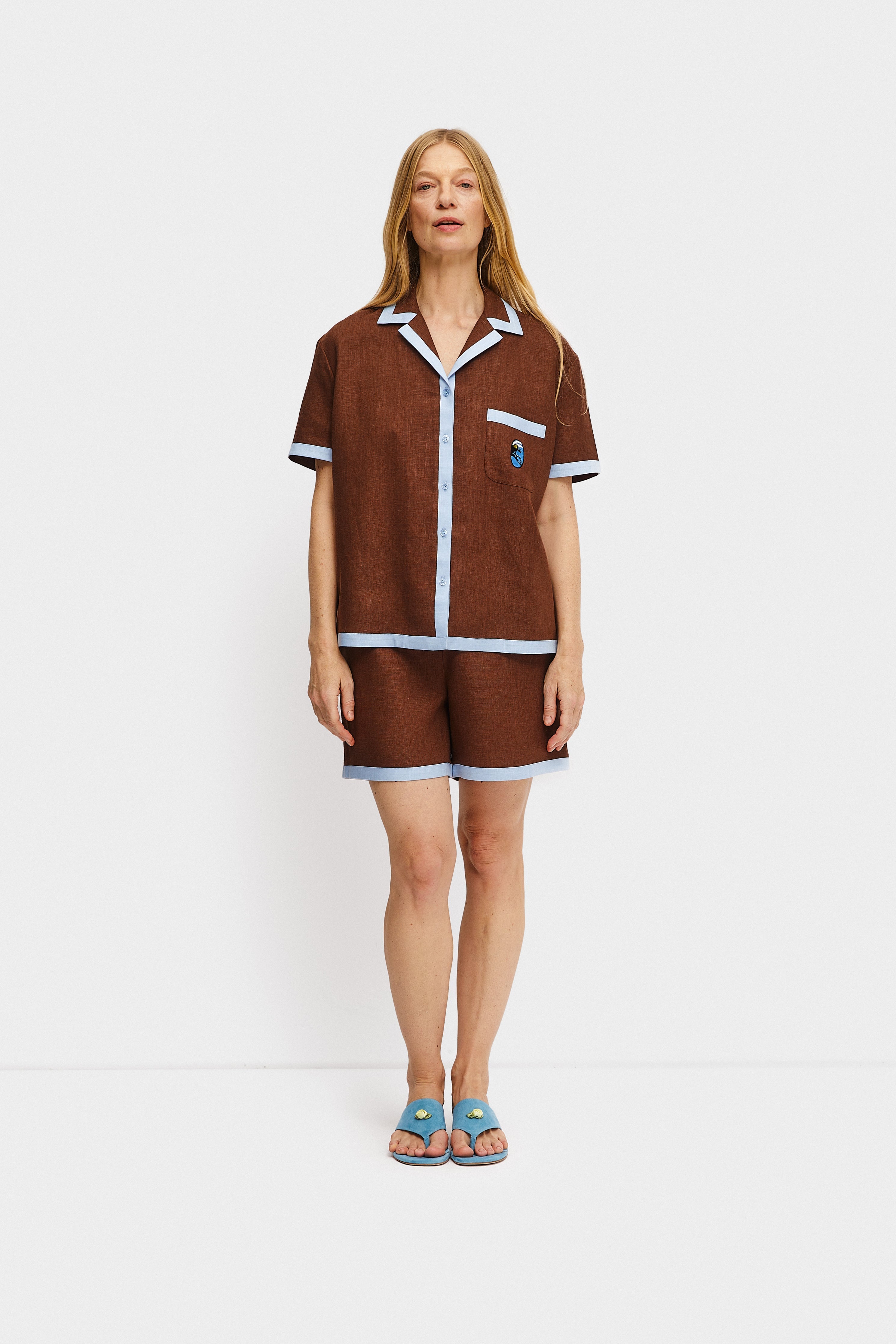 Garrick Embroidered Linen Short-sleeved Shirt in Brown