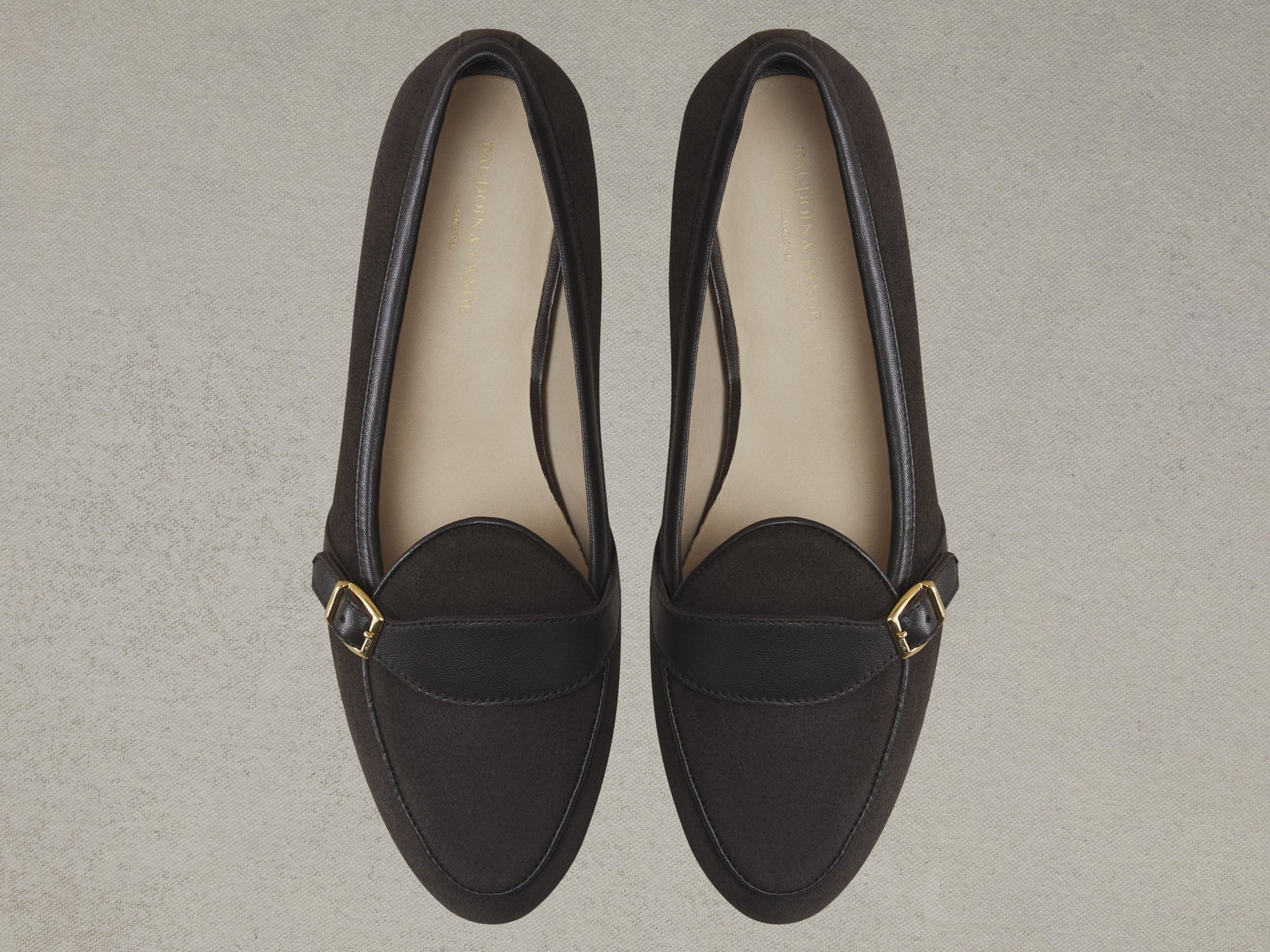 Sagan Buckle in Lusitanias Dark Brown Asteria Suede
