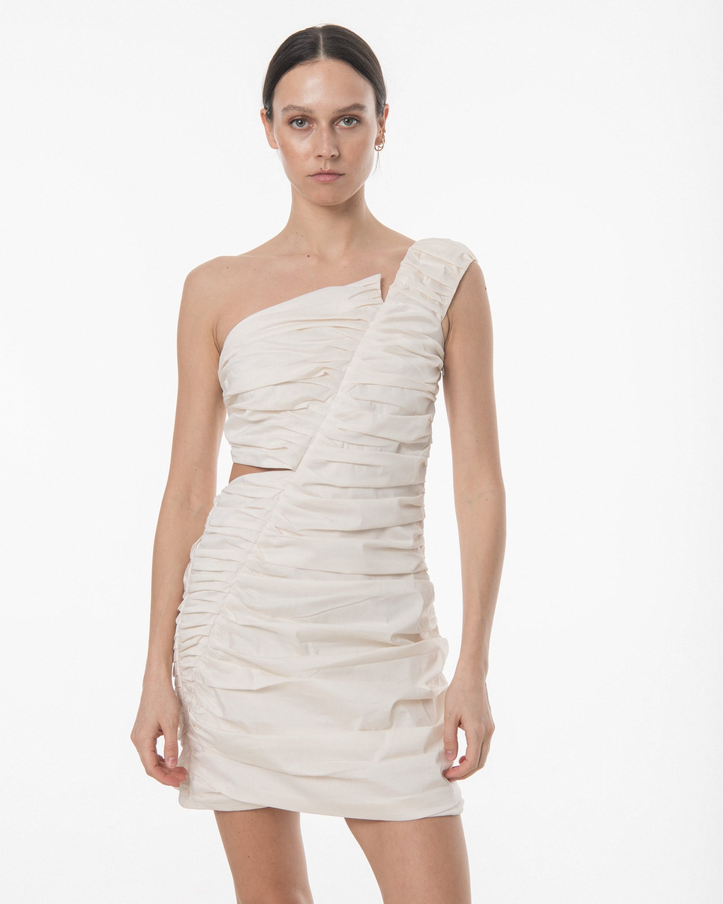 Harper in Ivory